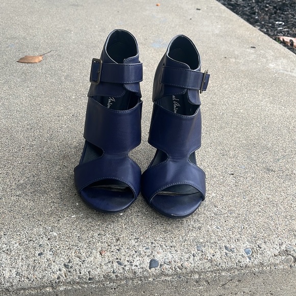 Heels/sandal 💜 💙 - Picture 3 of 10